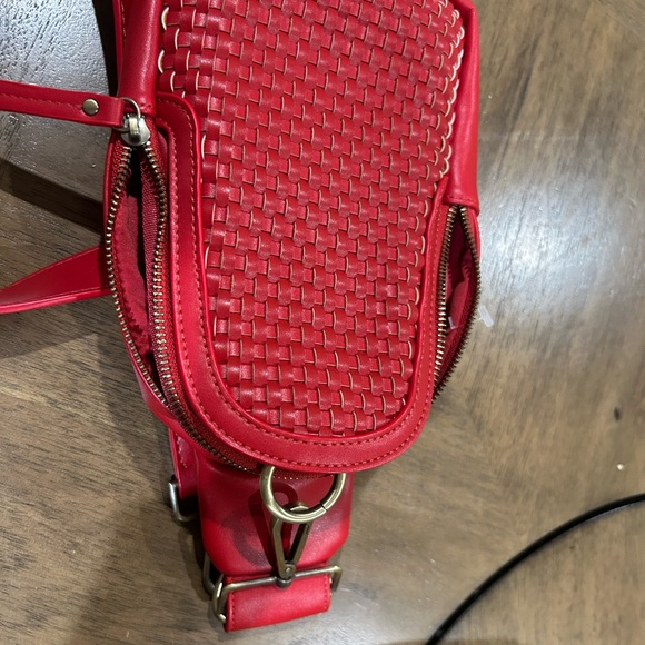 Anthropologie Red Woven Vegan Leather NWOT Crossbody Sling Bag, 12 x 7. - Picture 10 of 14